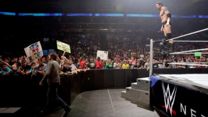 SmackDown: Χαοτική νίκη για Seth Rollins (photos+videos)
