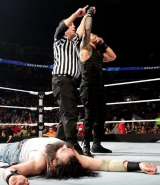 SmackDown: Χαοτική νίκη για Seth Rollins (photos+videos)