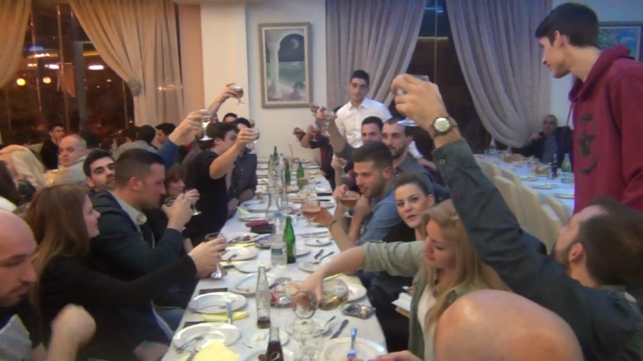 Ένωση Ιλίου: Το έριξαν έξω! (photos)