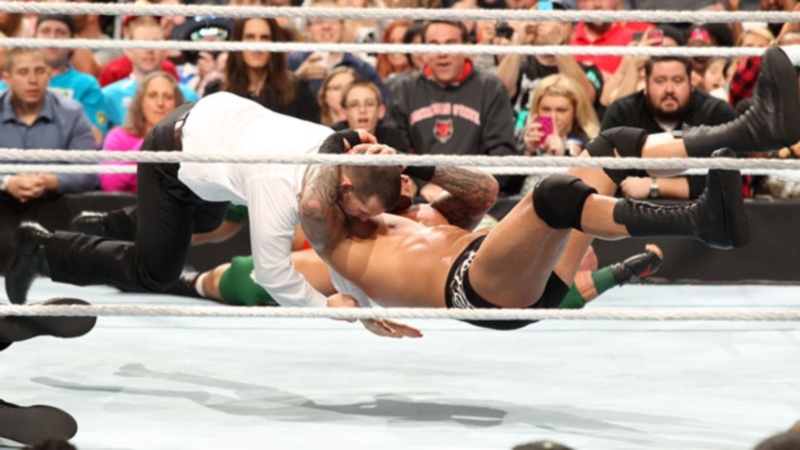 Fastlane: Πρόσκληση WrestleMania για Undertaker! (videos+photos)