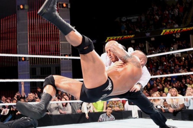 Fastlane: Πρόσκληση WrestleMania για Undertaker! (videos+photos)