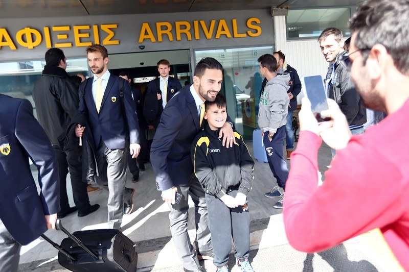 ΑΕΚ: Η άφιξη στην Κρήτη (photos)