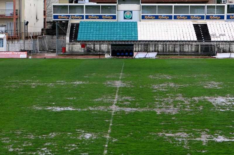 Πανθρακικός- Ολυμπιακός: Βάλτος το γήπεδο (photos)