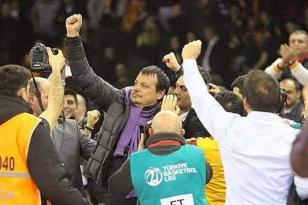 Γαλατάσαραϊ: Τρελοί... πανηγυρισμοί για το θρίαμβο επί της «Φενέρ» (photos+videos)
