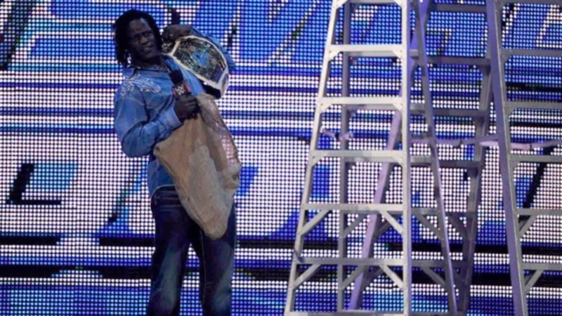 SmackDown: Δεν… αστειεύεται ο Daniel Bryan (photos+videos)