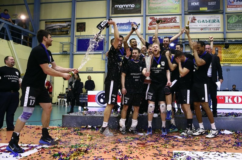 ΠΑΟΚ: Με σαμπάνιες οι πανηγυρισμοί και η απονομή (photos)