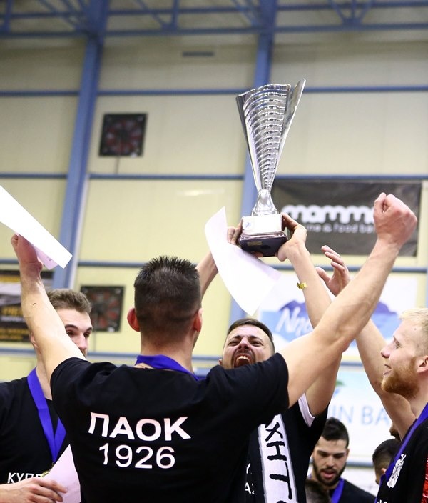 ΠΑΟΚ: Με σαμπάνιες οι πανηγυρισμοί και η απονομή (photos)