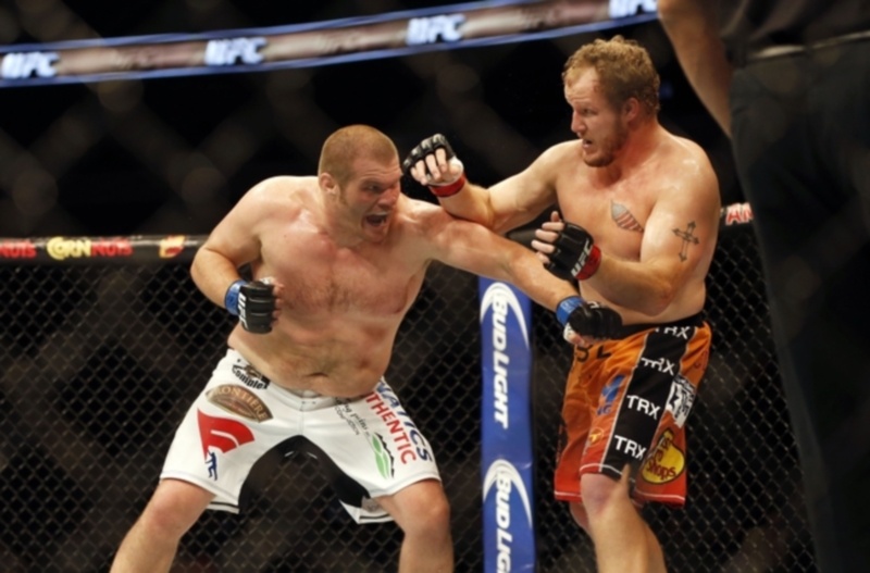 UFC 185: Σοκ στο Ντάλας, νέος πρωταθλητής ο Dos Anjos