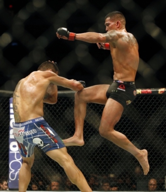 UFC 185: Σοκ στο Ντάλας, νέος πρωταθλητής ο Dos Anjos