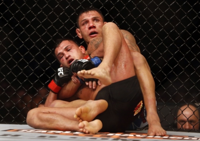 UFC 185: Σοκ στο Ντάλας, νέος πρωταθλητής ο Dos Anjos