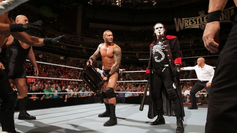 Raw: Στο πλευρό του Orton o… Sting (videos+photos)