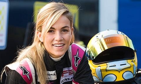 Η Κάρμεν της F1 στο Onsports: «Θέλω να τρέξω στην… πίστα της Ελλάδας!» (photos+videos)