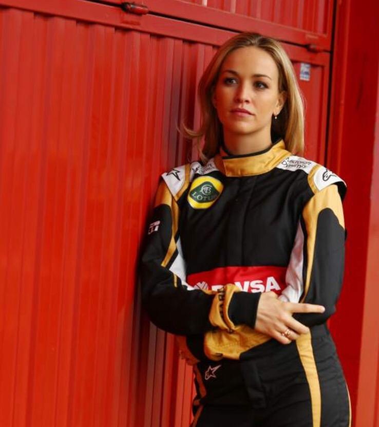 Η Κάρμεν της F1 στο Onsports: «Θέλω να τρέξω στην… πίστα της Ελλάδας!» (photos+videos)