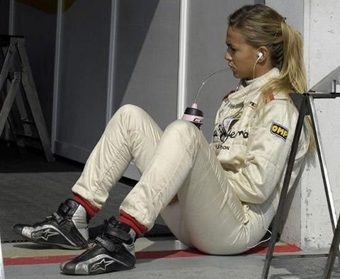 Η Κάρμεν της F1 στο Onsports: «Θέλω να τρέξω στην… πίστα της Ελλάδας!» (photos+videos)