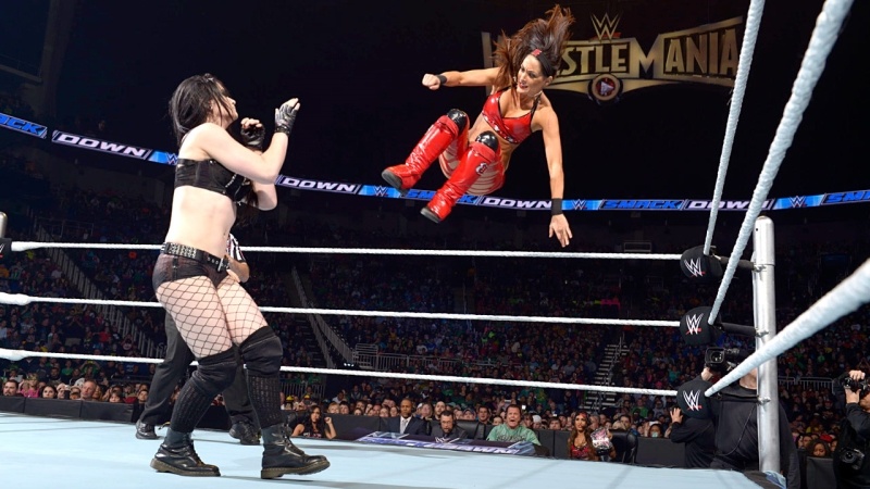 SmackDown: Την πλήρωσε ο Mark Henry (photos+videos)