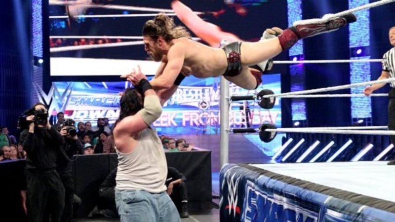 SmackDown: Την πλήρωσε ο Mark Henry (photos+videos)