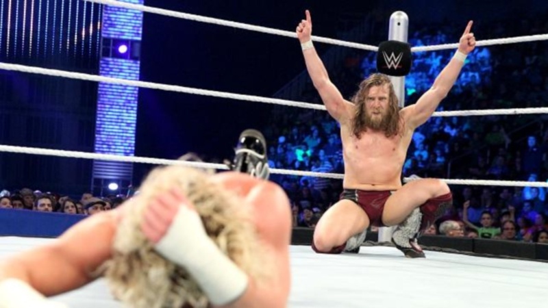 SmackDown: Την πλήρωσε ο Mark Henry (photos+videos)