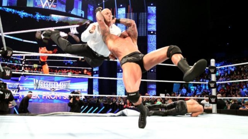 SmackDown: Την πλήρωσε ο Mark Henry (photos+videos)