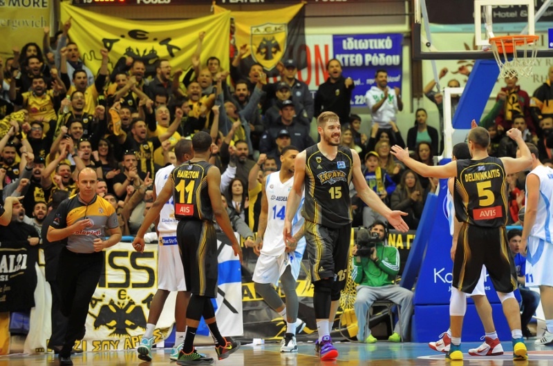 ΑΕΚ: «Κιτρίνισε» το Βενετόκλειο (photos)