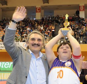 Τουρκία: Η ομάδα του Βούγιασιτς απέκτησε παίκτη με Σύνδρομο Down (photos)