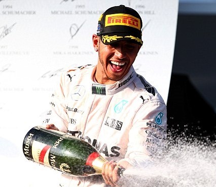 Λιούις Χάμιλτον: Οδηγός ο με αναπηρία νεότερος αδερφός του (photos)