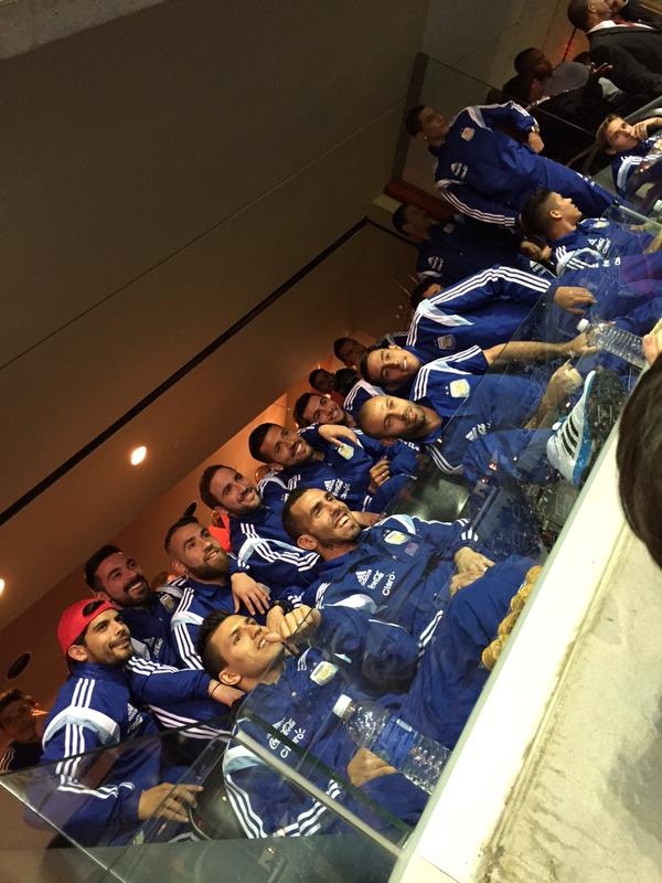 Λιονέλ Μέσι: Κοριτσάκι ανακοίνωσε το... γάμο τους! (photos)