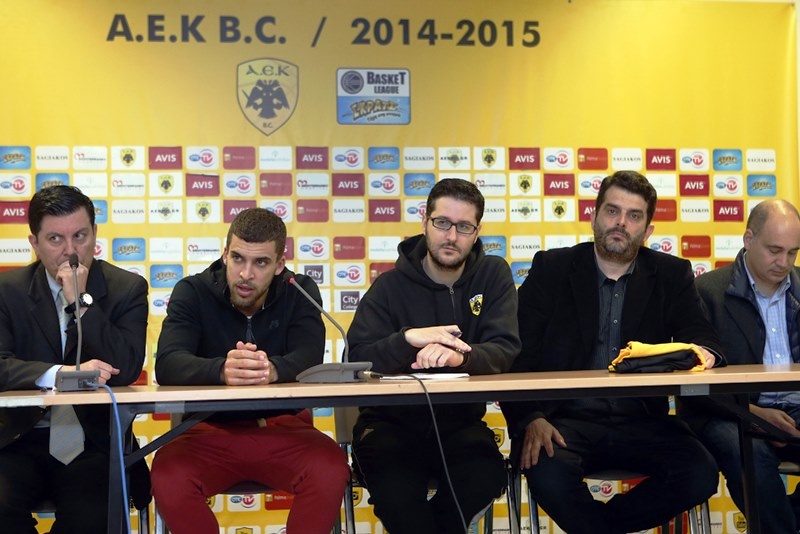 ΑΕΚ: Παρουσίασε Ουίλμπεκιν και φανέλα αλά... ΝΒΑ (photos)
