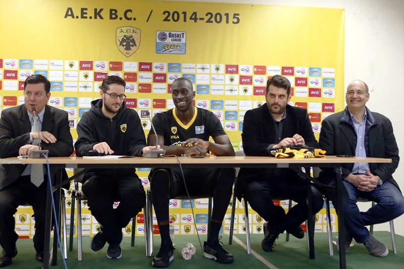ΑΕΚ: Παρουσίασε Ουίλμπεκιν και φανέλα αλά... ΝΒΑ (photos)