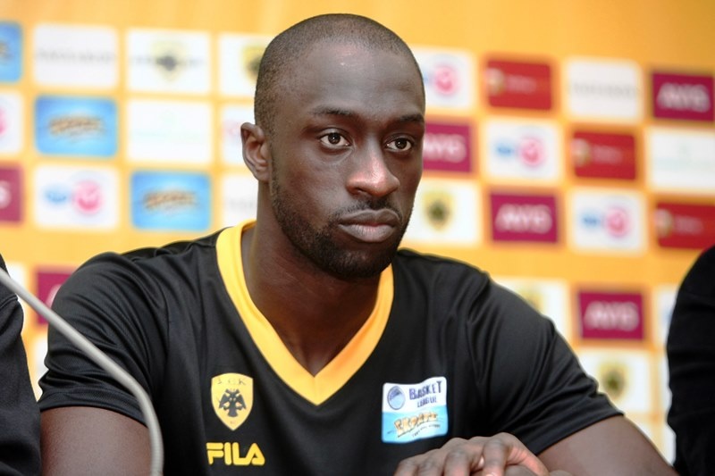 ΑΕΚ: Παρουσίασε Ουίλμπεκιν και φανέλα αλά... ΝΒΑ (photos)