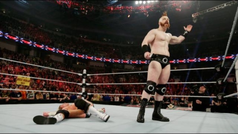 Raw: Τα γκρέμισε όλα ο Lesnar (videos)