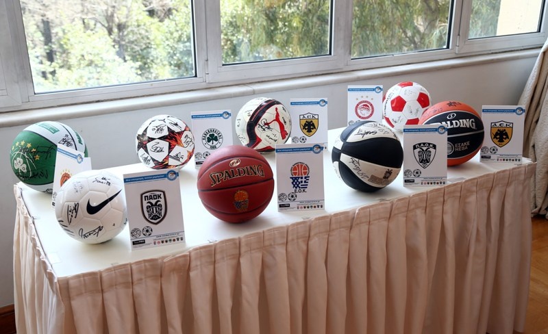 ΑΕΚ: Μοίρασε «Χαμόγελα» (photos)