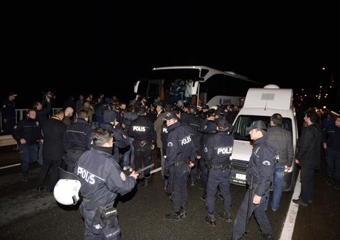 Φενερμπαχτσέ: Σοκ από τους πυροβολισμούς στο πούλμαν (video+photos)