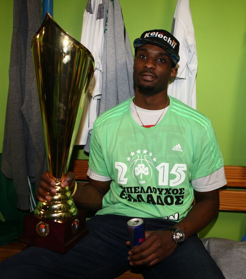 Παναθηναϊκός: Το γλέντησαν στα αποδυτήρια (photos)