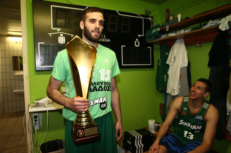 Παναθηναϊκός: Το γλέντησαν στα αποδυτήρια (photos)