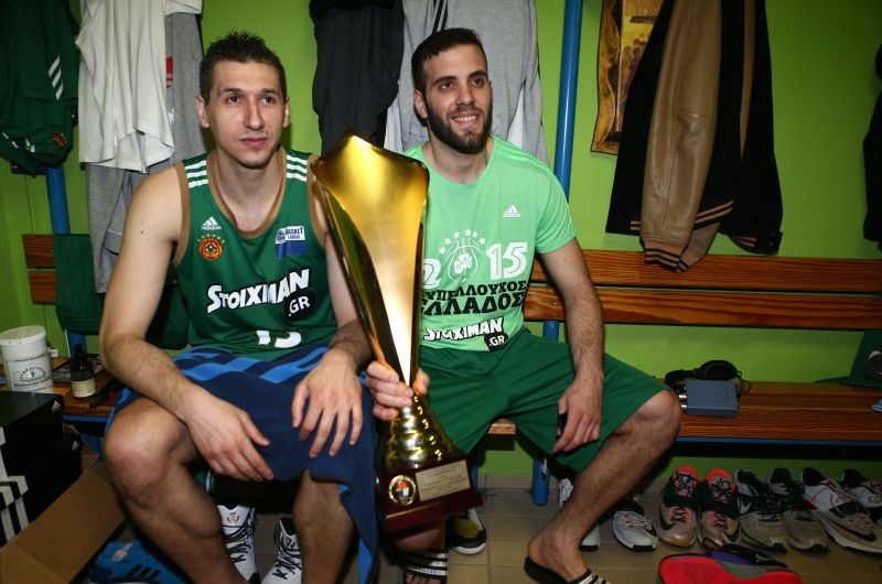 Παναθηναϊκός: Το γλέντησαν στα αποδυτήρια (photos)