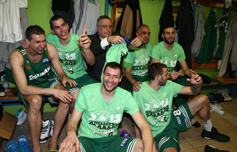 Παναθηναϊκός: Το γλέντησαν στα αποδυτήρια (photos)