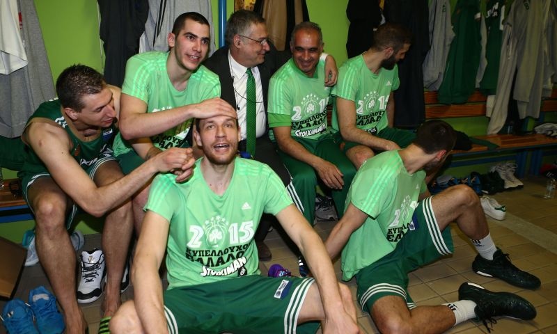 Παναθηναϊκός: Το γλέντησαν στα αποδυτήρια (photos)