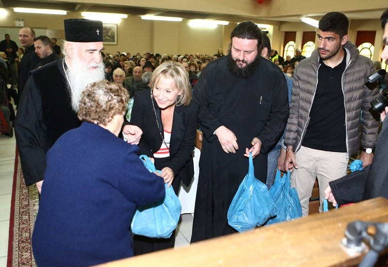 Ολυμπιακός: Στηρίζει την Ιερά Μητρόπολη Νίκαιας (photos+video)
