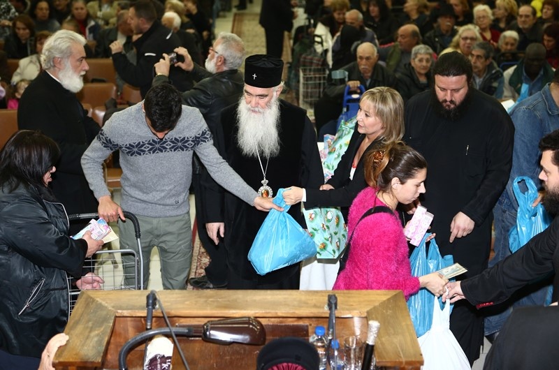 Ολυμπιακός: Στηρίζει την Ιερά Μητρόπολη Νίκαιας (photos+video)