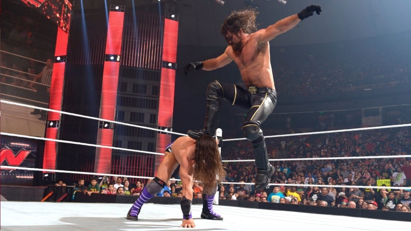Raw: Αδίστακτος Seth Rollins (videos+photos)