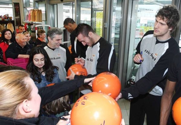 ΚΑΟΔ: «Ένα» με τον κόσμο (photos)