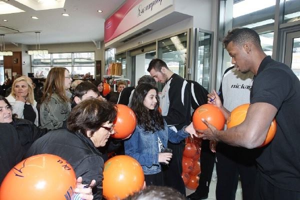 ΚΑΟΔ: «Ένα» με τον κόσμο (photos)