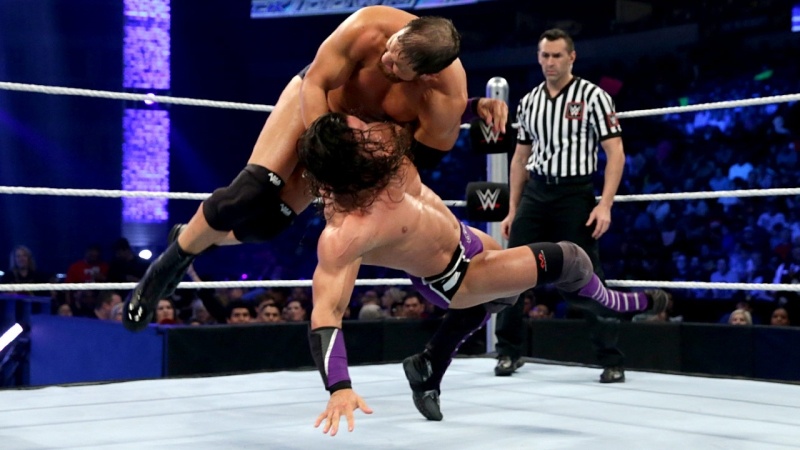 SmackDown: Απτόητος ο Roman Reigns (photos+videos)