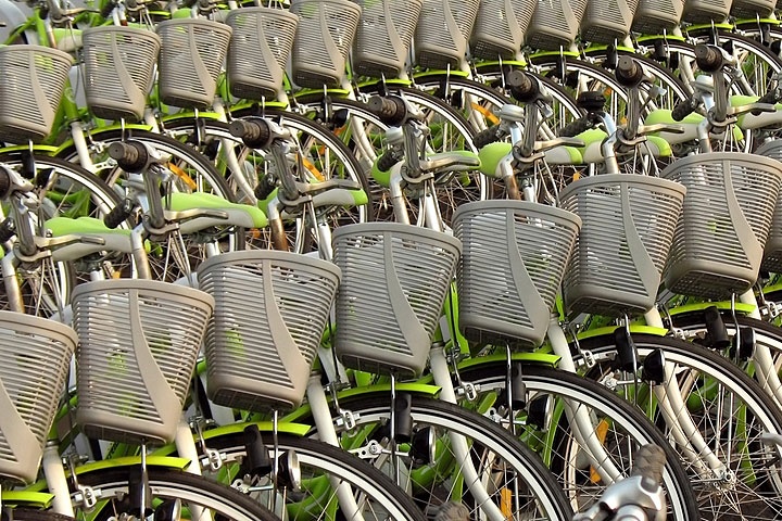 Μια βόλτα με το ποδήλατο (video+photos)