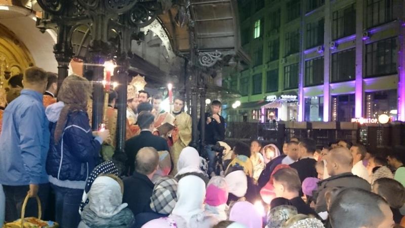 Έτσι γιόρτασαν στα ξένα (photos)