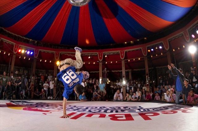 Freestyler: Οι μοναχικοί γητευτές της μπάλας(video+photos)