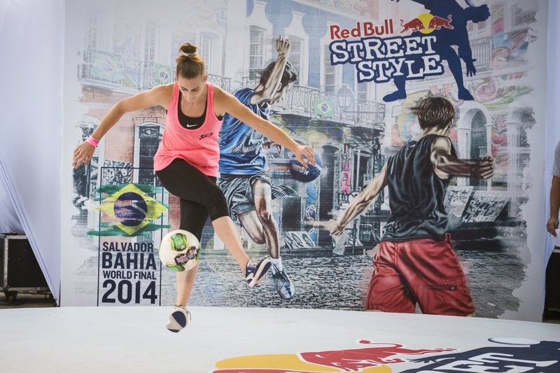 Freestyler: Οι μοναχικοί γητευτές της μπάλας(video+photos)