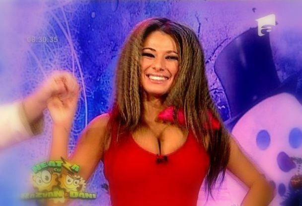 Η «καυτή» γυμναστική της Ροξάνα! (photos+videos)