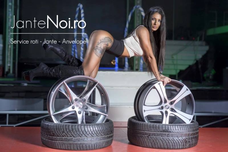 Η «καυτή» γυμναστική της Ροξάνα! (photos+videos)