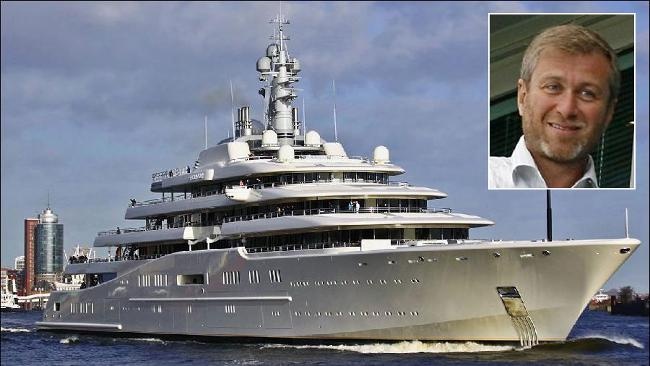 Παρί Σεν Ζερμέν: Σάλος με τα... ανοιχτά πόδια του Νταβίντ Λουίζ! (photos)